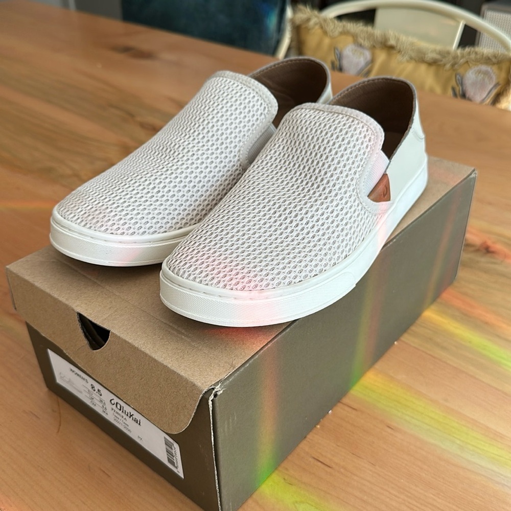 Olukai Pehuea sneakers women’s 8.5 in tapa color